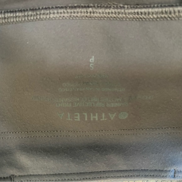 Athleta Rainier Reflective Tight. size small - Picture 4 of 5